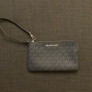 Micheal Kors Wristlet